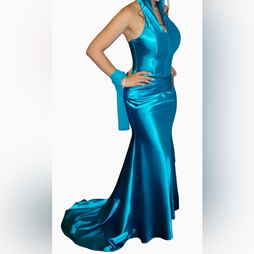 🔥 Anny Lee Turquoise Satin Halter Evening Gown with Brooch Detail & Shawl - Picture 6 of 10